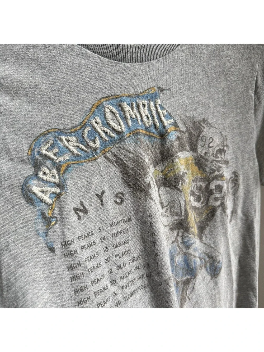 Abercrombie Kids Football Graphic T Shirt Gray XL Muscle Fit Cotton Tee￼